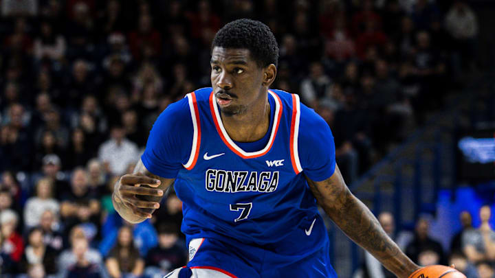 Gonzaga Bulldogs forward Tyon Grant-Foster (7).