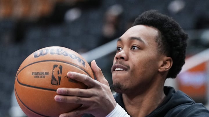 Toronto Raptors forward Scottie Barnes takes jump shots. Toronto Raptors forward Scottie Barnes takes jump shots.