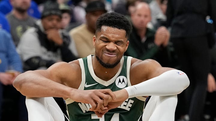 Detroit Pistons v Milwaukee Bucks