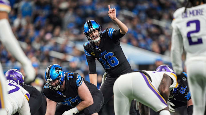 Detroit Lions quarterback Jared Goff (16) calls out a play at the line of scrimmage against Minnesota Vikings