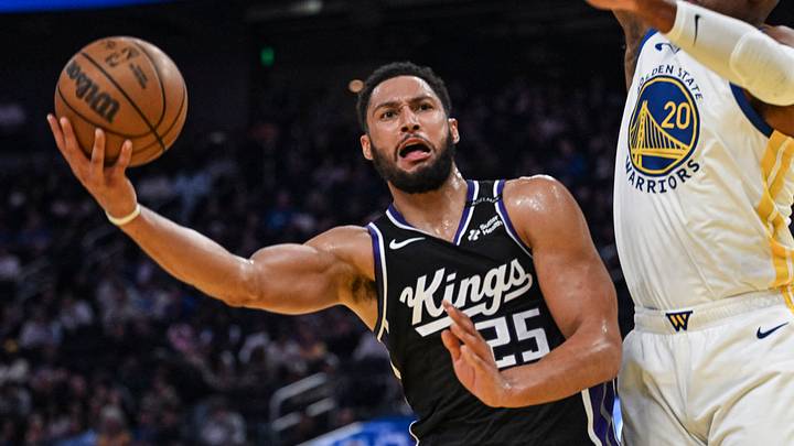 Oct 10, 2026; San Francisco, California, USA; Sacramento Kings guard Ben Simmons (25) goes for a layup against Golden State Warriors center Al Horford (20) during the first quarter at Chase Center. Mandatory Credit: Justine Willard-Imagn Images Oct 10, 2026; San Francisco, California, USA; Sacramento Kings guard Ben Simmons (25) goes for a layup against Golden State Warriors center Al Horford (20) during the first quarter at Chase Center. Mandatory Credit: Justine Willard-Imagn Images