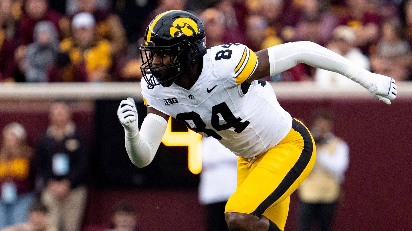 Iowa Football Report Card: Defense Top of Class, Offense and Coaching Need a Tutor