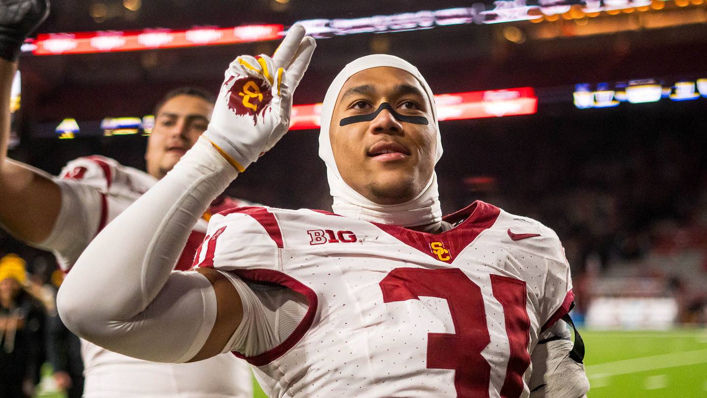 USC Linebacker Jadyn Walker Showing Growth After First Taste of College Football