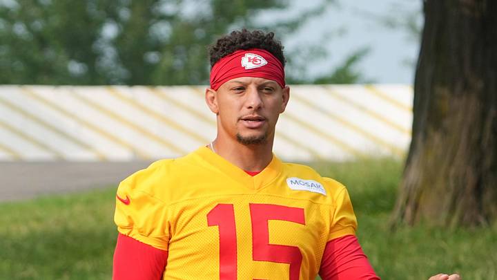 Kansas City Chiefs quarterback Patrick Mahomes (15) Kansas City Chiefs quarterback Patrick Mahomes (15)