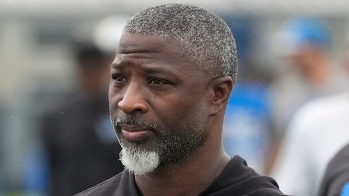 Detroit Lions defensive coordinator Aaron Glenn.