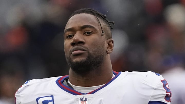 Former New York Giants linebacker Bobby Okereke is standing on the field