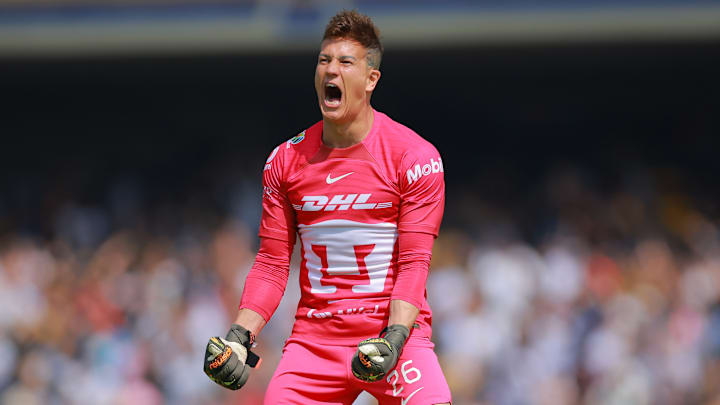 El arquero argentino Sebastián Sosa llegó como agente libre a los Pumas tras no renovar con Independiente y ha sido un gran acierto para los felinos.