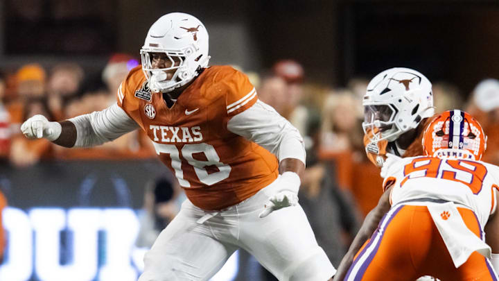 Kelvin Banks from Texas is a pure left tackle who could be of interest to the Bears in Round 1 according to draft insiders. Kelvin Banks from Texas is a pure left tackle who could be of interest to the Bears in Round 1 according to draft insiders.