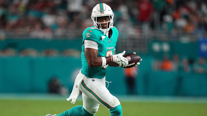 Miami Dolphins tight end Jonnu Smith