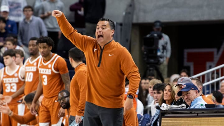 Texas Longhorns head coach Sean Miller talks with his team as Auburn Tigers take on Texas Longhorns.