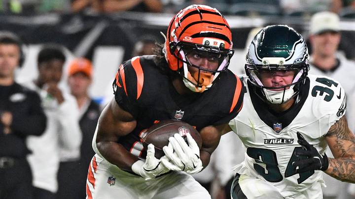 Aug 28, 2026; Philadelphia, Pennsylvania, USA; Cincinnati Bengals wide receiver Dohnte Meyers (81) makes a catch against Philadelphia Eagles cornerback Kapena Gushiken (34) during the first half at Lincoln Financial Field. Mandatory Credit: Eric Hartline-Imagn Images