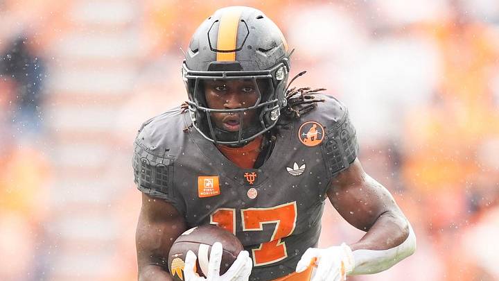 Tennessee running back Daune Morris (17) runs the ball during a game between Tennessee and Auburn in Neyland Stadium in Knoxville, Tennessee, Oct. 3, 2026. Tennessee running back Daune Morris (17) runs the ball during a game between Tennessee and Auburn in Neyland Stadium in Knoxville, Tennessee, Oct. 3, 2026.