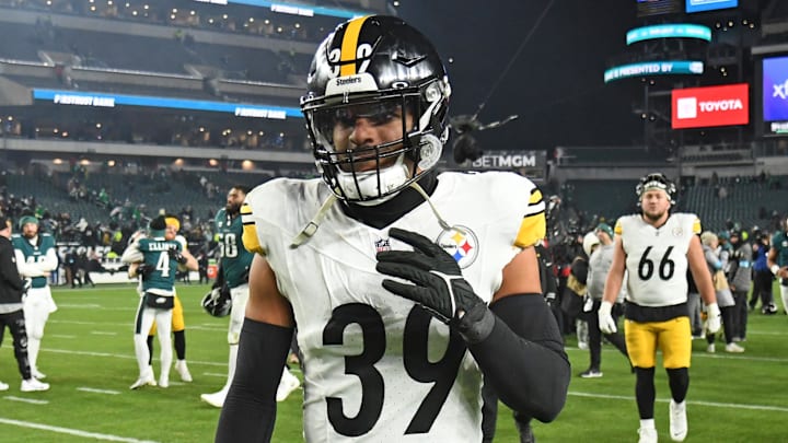 Dec 15, 2024; Philadelphia, Pennsylvania, USA; Pittsburgh Steelers safety Minkah Fitzpatrick (39) against the Philadelphia Eagles at Lincoln Financial Field. Mandatory Credit: Eric Hartline-Imagn Images Dec 15, 2024; Philadelphia, Pennsylvania, USA; Pittsburgh Steelers safety Minkah Fitzpatrick (39) against the Philadelphia Eagles at Lincoln Financial Field. Mandatory Credit: Eric Hartline-Imagn Images