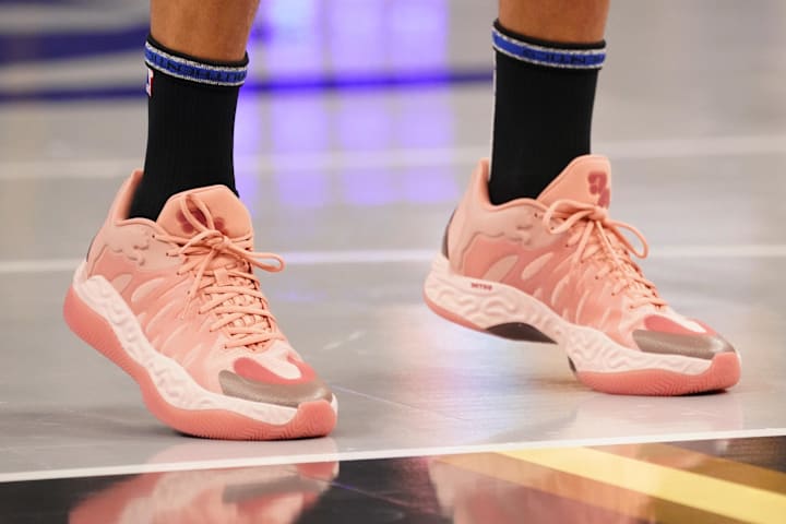 stephen curry pink basketball shoes
