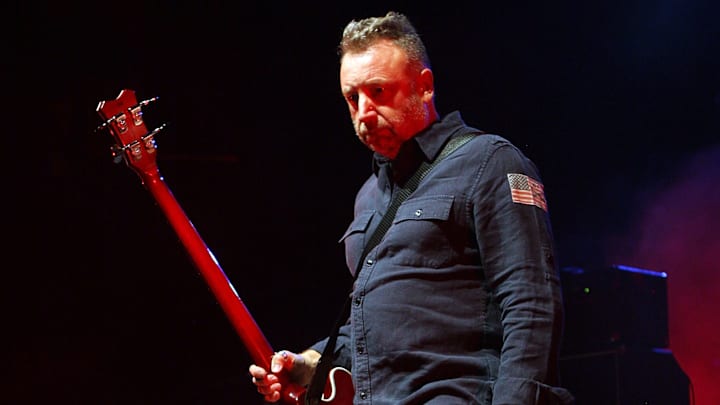 Peter Hook Plays Joy Division's "Unknown Pleasures"