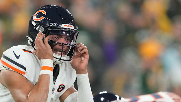 Chicago Bears v Green Bay Packers