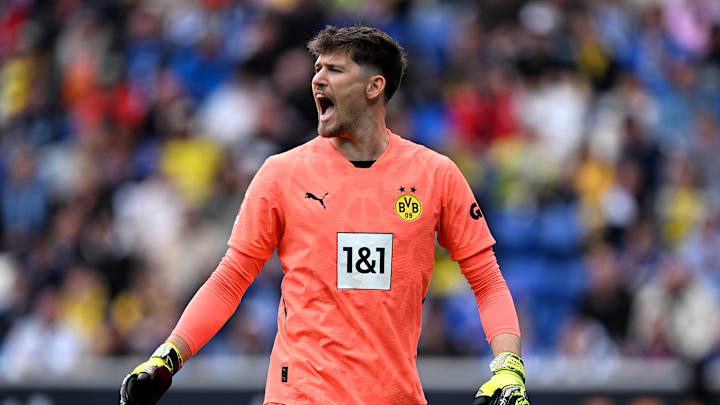 BVB-Keeper Gregor Kobel im Blues-Fokus BVB-Keeper Gregor Kobel im Blues-Fokus