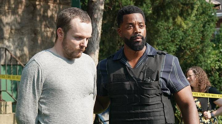 CHICAGO P.D. -- "Don't Blink" Episode 1402 -- Pictured: (l-r) Shane Richlen as Steve, LaRoyce Hawkins as Officer Kevin Atwater 