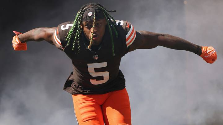 Cleveland Browns linebacker Quincy Williams Cleveland Browns linebacker Quincy Williams