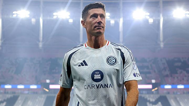 The Shocking Inside Story of How Chicago Fire Lured Robert Lewandowski to MLS