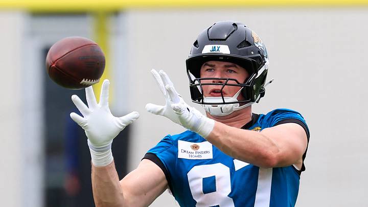 Jacksonville Jaguars tight end Nate Boerkircher (87) catches a pass during rookie minicamp at the Miller Electric Center, Saturday, May 9, 2026 in Jacksonville, Fla. Today was the second of a three day camp concluding Sunday.