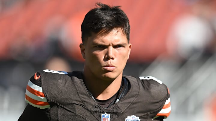 Cleveland Browns quarterback Dillon Gabriel (8) Cleveland Browns quarterback Dillon Gabriel (8)