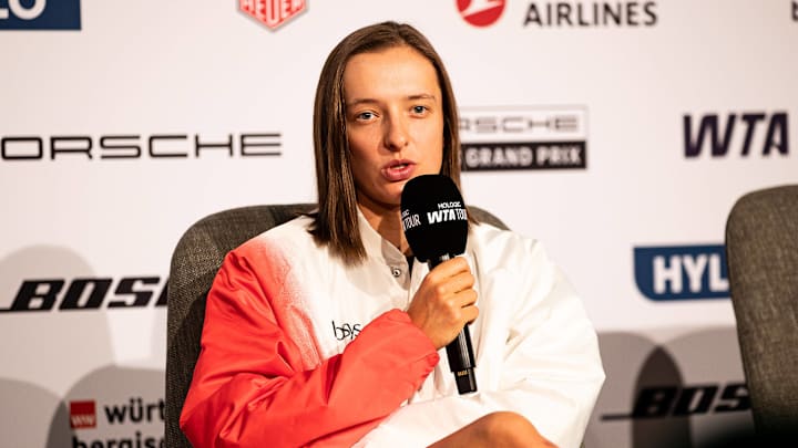 Iga Swiatek changed coaches before the start of the clay court season.