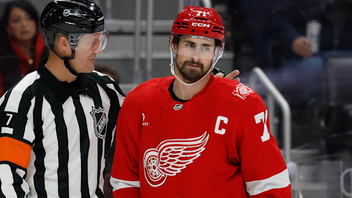 Nov 20, 2025; Detroit, Michigan, USA; Detroit Red Wings center Dylan Larkin (71) reacts in the second period against the New York Islanders at Little Caesars Arena. Mandatory Credit: Rick Osentoski-Imagn Images Nov 20, 2025; Detroit, Michigan, USA; Detroit Red Wings center Dylan Larkin (71) reacts in the second period against the New York Islanders at Little Caesars Arena. Mandatory Credit: Rick Osentoski-Imagn Images
