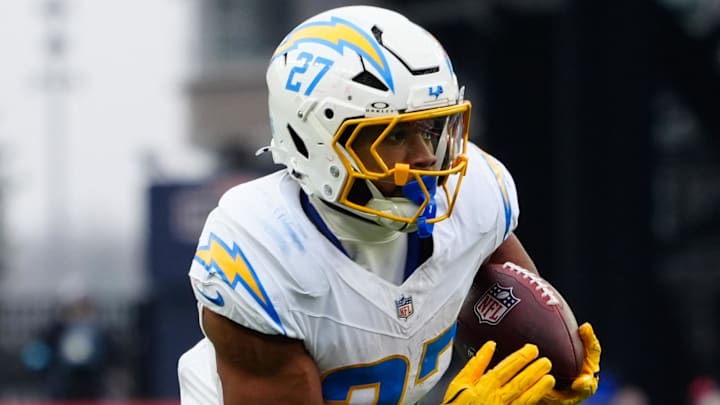 Los Angeles Chargers running back J.K. Dobbins rushes the ball during a game.