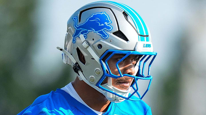 Detroit Lions running back Sione Vaki (33).