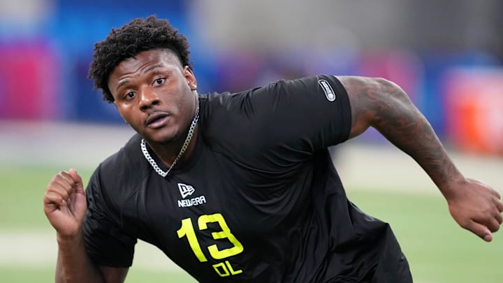 Feb 27, 2025; Indianapolis, IN, USA; Arkansas defensive lineman Eric Gregory (DL13) participates in drills during the 2025 NFL Combine at Lucas Oil Stadium. Mandatory Credit: Kirby Lee-Imagn Images