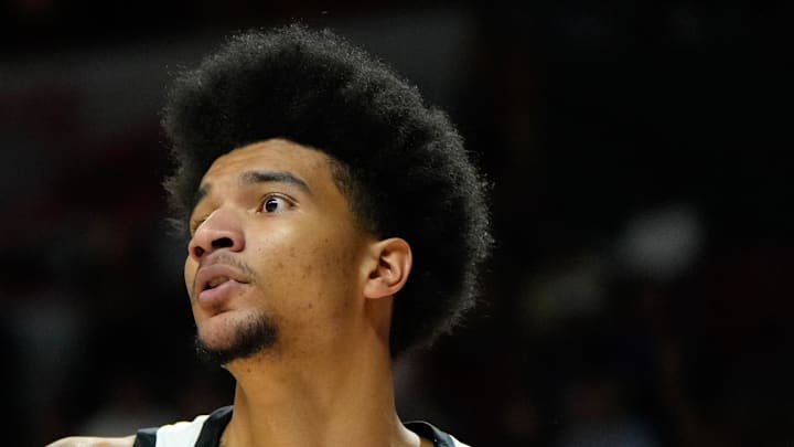 Jul 22, 2024; Las Vegas, NV, USA; Miami Heat center Kel’el Ware (7) fights for the rebound against Memphis Grizzlies center Trey Jemison (55) during the second half at Thomas & Mack Center. Mandatory Credit: Lucas Peltier-Imagn Images Jul 22, 2024; Las Vegas, NV, USA; Miami Heat center Kel’el Ware (7) fights for the rebound against Memphis Grizzlies center Trey Jemison (55) during the second half at Thomas & Mack Center. Mandatory Credit: Lucas Peltier-Imagn Images