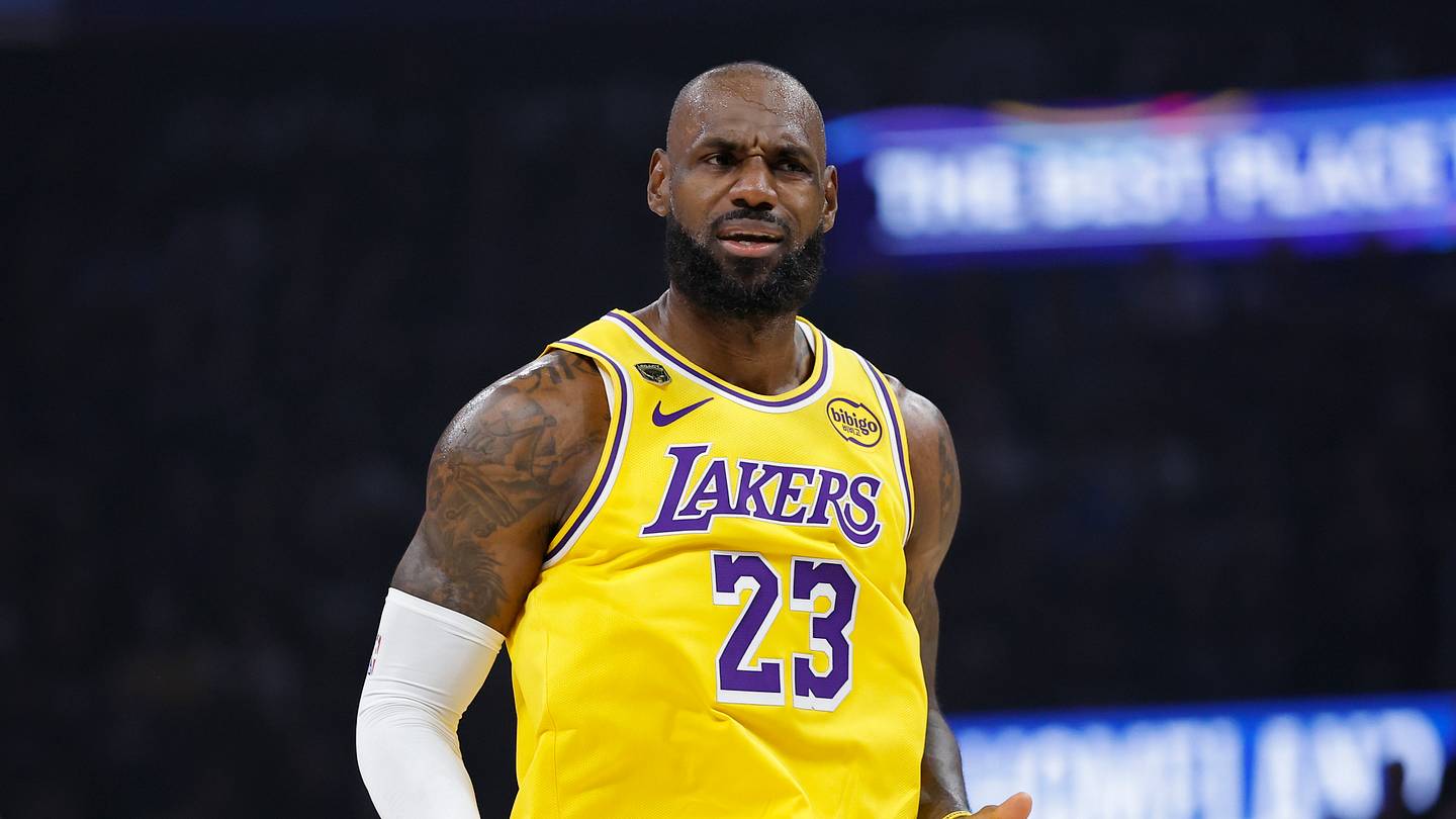 Warriors' LeBron James dream comes to a brutal end with surprise announcement