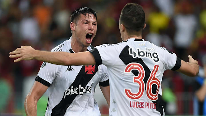 Suspenso, Capasso desfalca o Vasco na rodada 16 do Brasileiro.