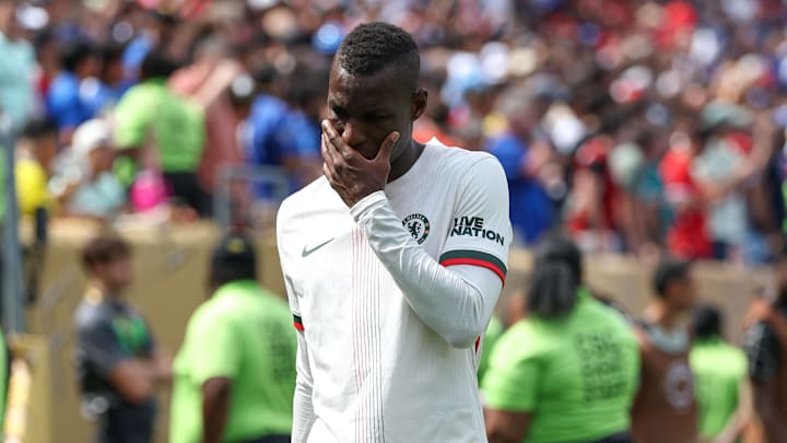 Nicolas Jackson was shown a straight red card for Chelsea against Flamengo. Nicolas Jackson was shown a straight red card for Chelsea against Flamengo.