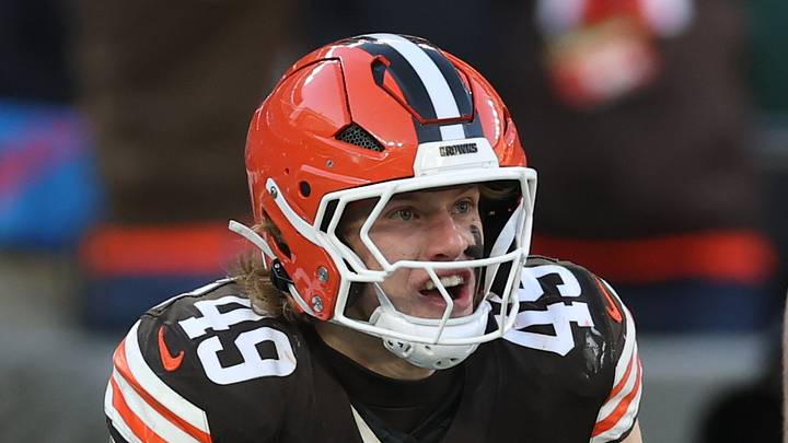 Cleveland Browns linebacker Carson Schwesinger