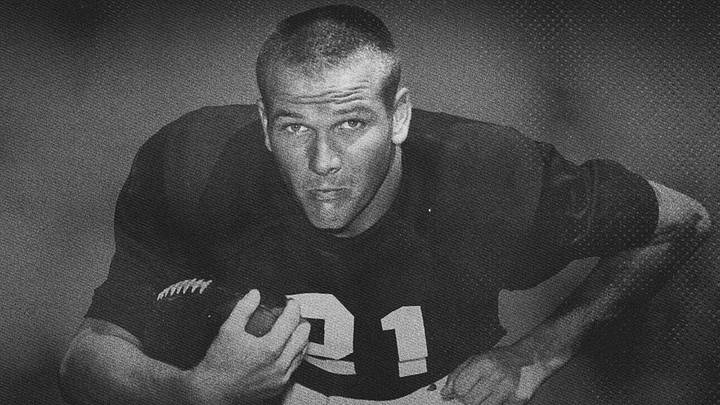 Former Arkansas Razorbacks star Jim Lindsey passed away Monday at the age of 81. Former Arkansas Razorbacks star Jim Lindsey passed away Monday at the age of 81.