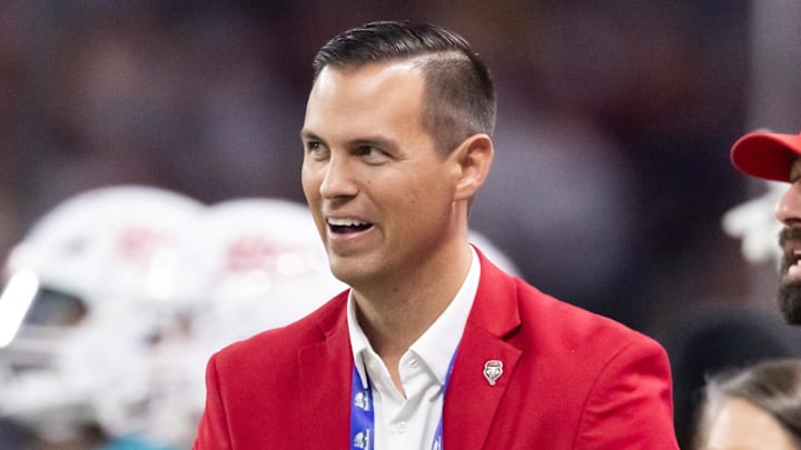 Dec 26, 2025; Phoenix, AZ, USA; New Mexico Lobos athletic director Fernando Lovo against the Minnesota Golden Gophers during the Rate Bowl at Chase Field. Dec 26, 2025; Phoenix, AZ, USA; New Mexico Lobos athletic director Fernando Lovo against the Minnesota Golden Gophers during the Rate Bowl at Chase Field.
