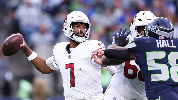 Nov 9, 2025; Seattle, Washington, USA; Arizona Cardinals quarterback Jacoby Brissett (7) throws a pass during the fourth quarter against the Seattle Seahawks at Lumen Field. Mandatory Credit: Kevin Ng-Imagn Images Nov 9, 2025; Seattle, Washington, USA; Arizona Cardinals quarterback Jacoby Brissett (7) throws a pass during the fourth quarter against the Seattle Seahawks at Lumen Field. Mandatory Credit: Kevin Ng-Imagn Images