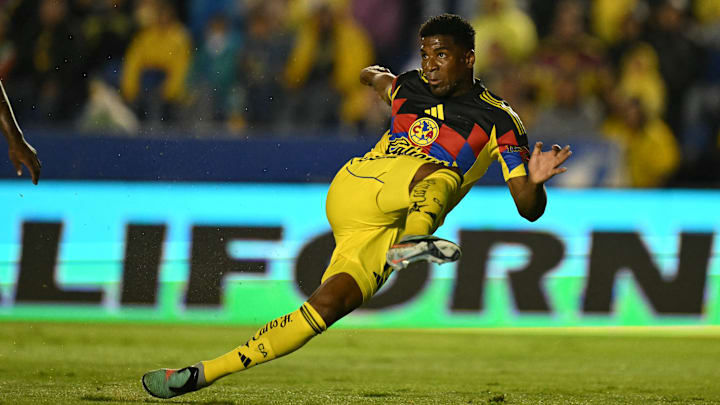 El delantero colombiano Raúl Zúñiga se lesionó en el partido contra Santos Laguna