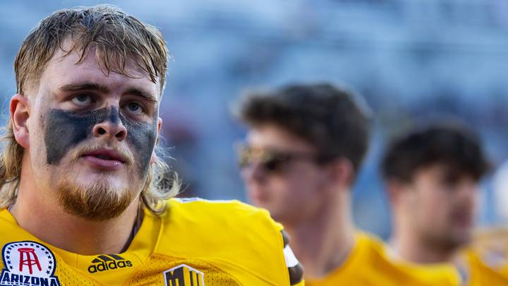 Wyoming Cowboys offensive tackle Caden Barnett 