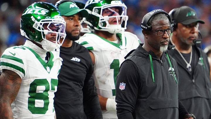 Sports Illustrated's Nick Faria is back with his weekly Jets awards. Find out who's taking home hardware for all the right (and wrong) reasons.