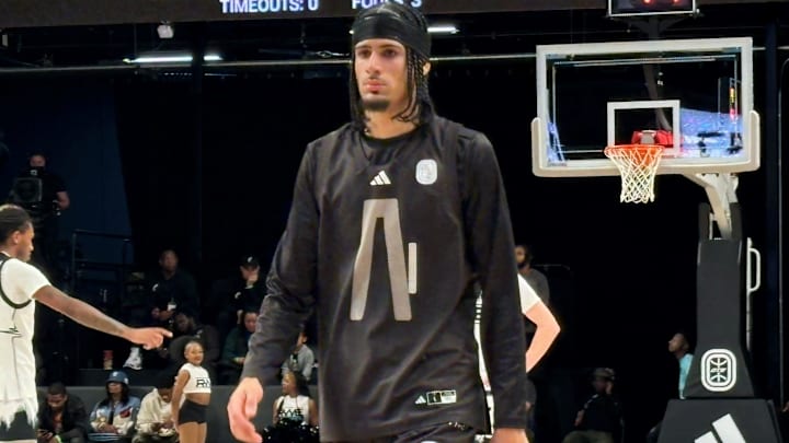 6-foot-8 Shon Abaev is a left-handed guard/forward who has been lighting up his senior season playing for Fear of God Athletics in the Overtime Elite League. The Cincinnati Bearcats and their coaching staff was present to watch him play Friday night. 6-foot-8 Shon Abaev is a left-handed guard/forward who has been lighting up his senior season playing for Fear of God Athletics in the Overtime Elite League. The Cincinnati Bearcats and their coaching staff was present to watch him play Friday night.