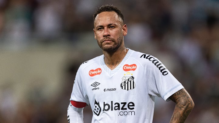 Neymar está próximo de retorno aos gramados