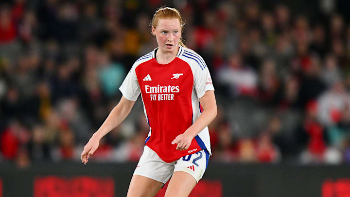 Katie Reid pens first professional contract with Arsenal