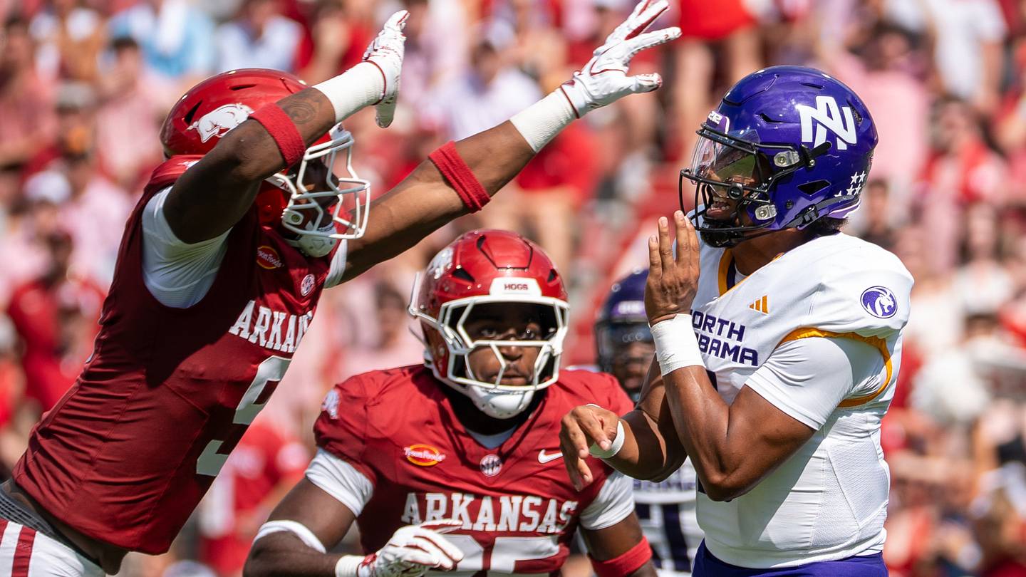 Razorback Defense Picked Up The Slack In Win Over North Alabama