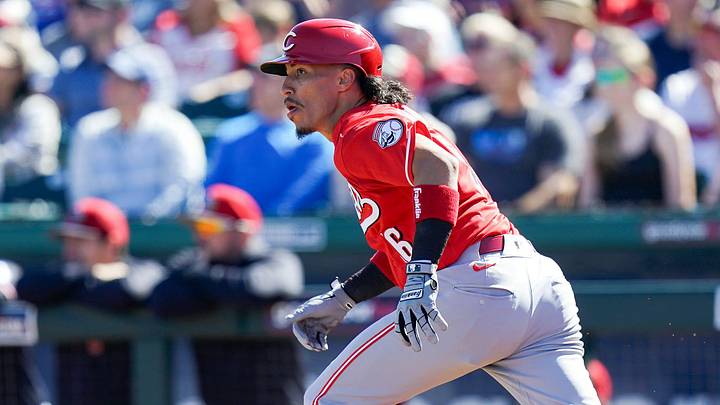 Cincinnati Reds shortstop Edwin Arroyo (56) runs for first base