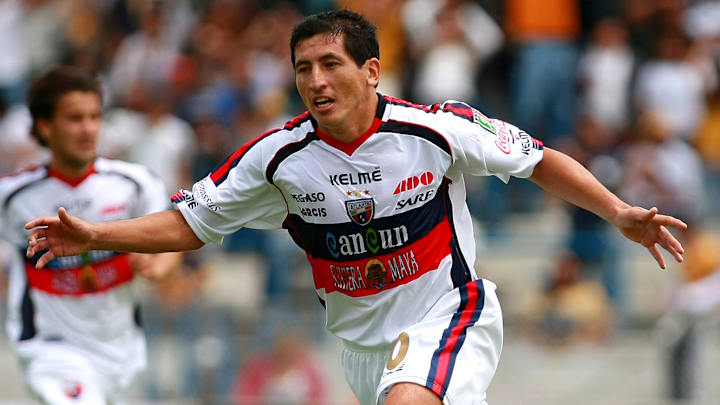 En su corto paso por México, el peruano Johan Fano logró salir campeón de goleo con el Atlante en el 2010.