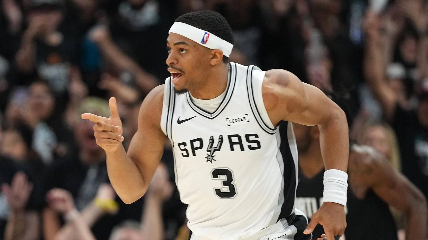 Door Opens for Lakers to Trade for Keldon Johnson After String of Poor Performances Door Opens for Lakers to Trade for Keldon Johnson After String of Poor Performances