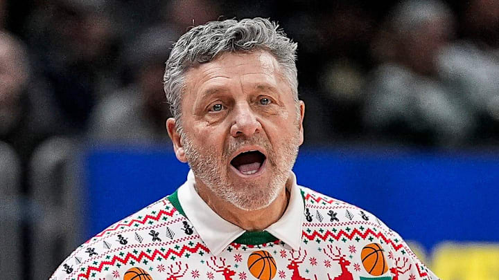 Oakland head coach Greg Kampe reacts to a play against Michigan State at Little Caesars Arena in Detroit on Saturday, Dec. 20, 2025.